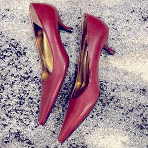 Dolce & Gabbana red low pumps size 5